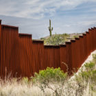immigration: US-Mexican border fence in Arizona